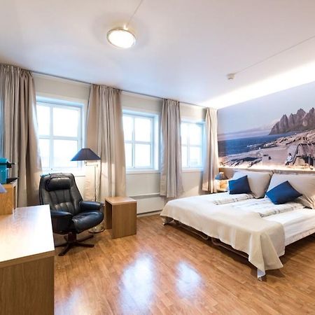 Senja Hotell Finnsnes Exterior foto