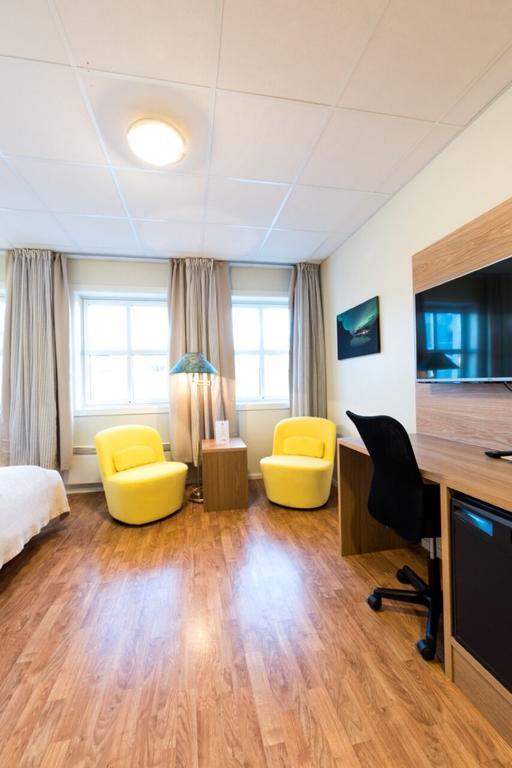 Senja Hotell Finnsnes Exterior foto